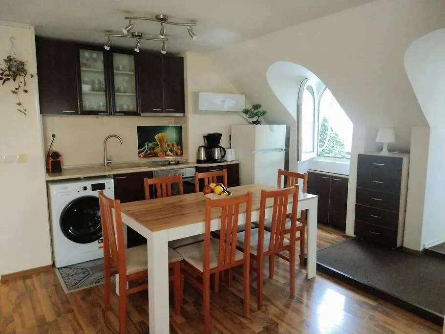 Cozy 2 Bedroom Apartment With Terrace Near The Beach And Park Varna